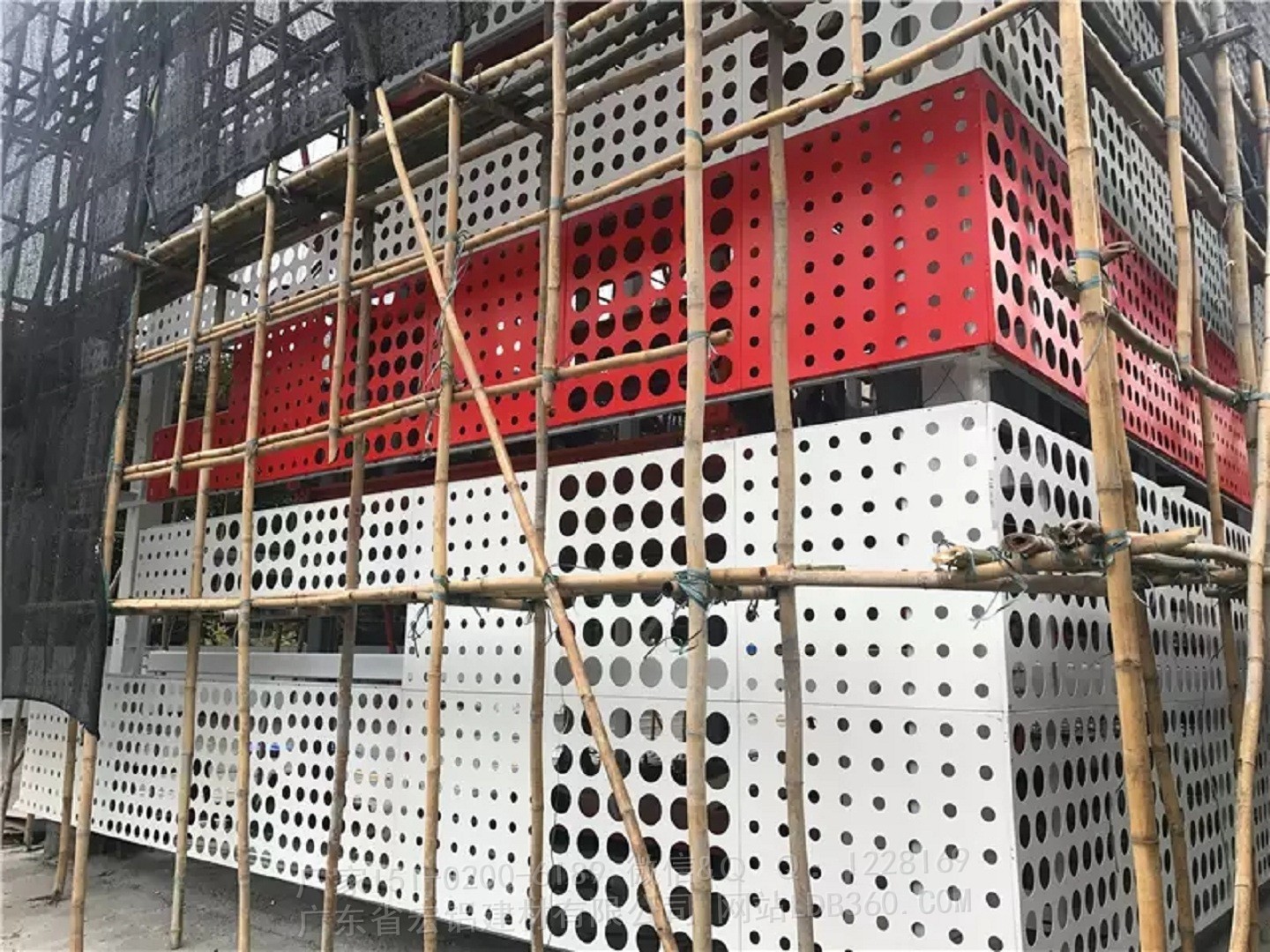 外墻沖孔板.jpg 宏鋁建材